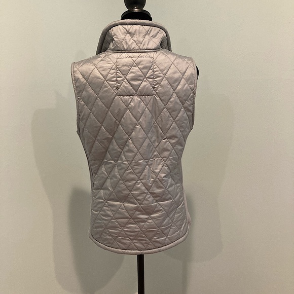 LL Bean Classic Zip Front Lightly Quilted Vest Silver Gray Women’s Petite Small - Picture 3 of 12